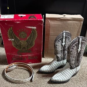 Aguila Real White and Gray crocodile Cowboy Boots with Belt